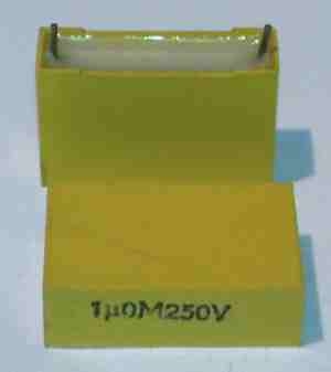 MKT 1,0 uF 250 V stehend unbenutzte Neuware