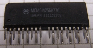 D-RAM MCM514256AZ70