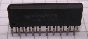 D-RAM MCM514256AZ70